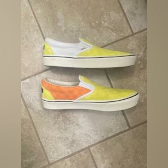 ⭐SALE⭐ :Penn x Vans ComfyCush Slip-on - Size 9.5 M / 11 W - Picture 4 of 5